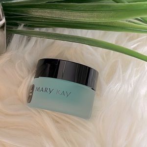 Mary Kay Indulge Soothing Eye Gel